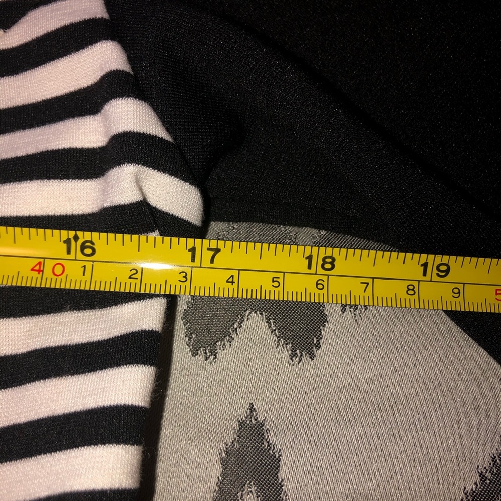 Great striped dress with waist detailing - Picture 14 of 15